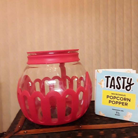 Tasty Mini Microwave Popcorn Popper 1.5 Quart Capacity Red Color - Picture 4 of 8